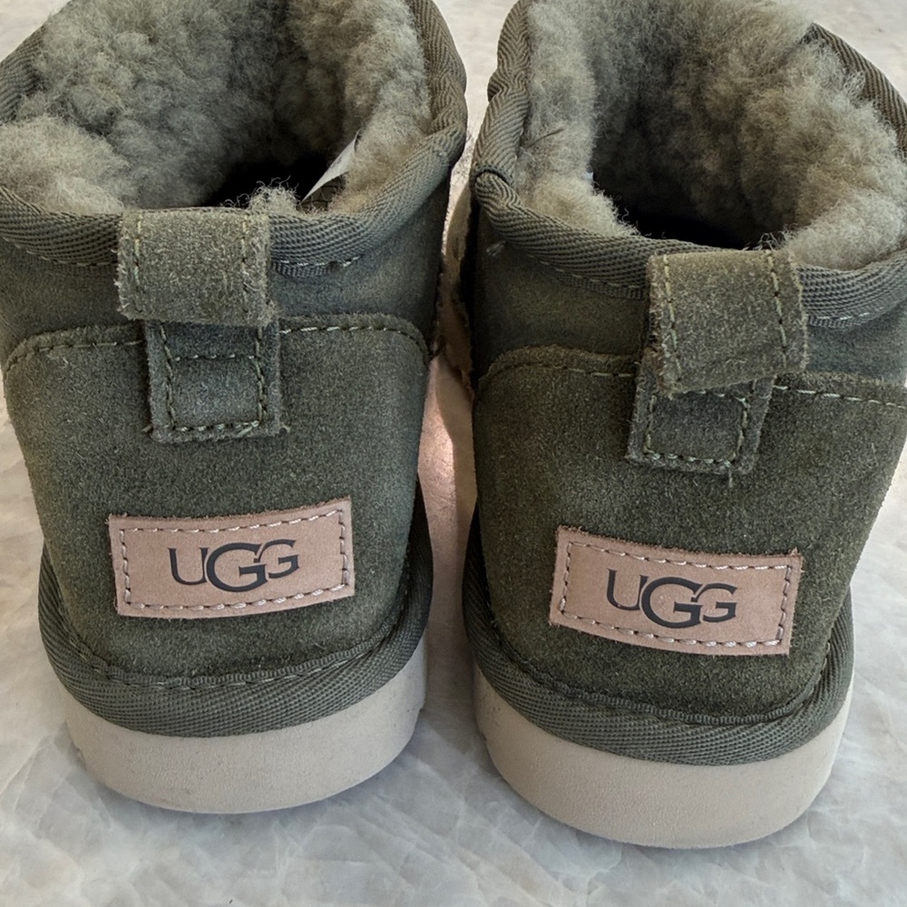 Classic Ultra Mini Boot - Picture 3 of 5